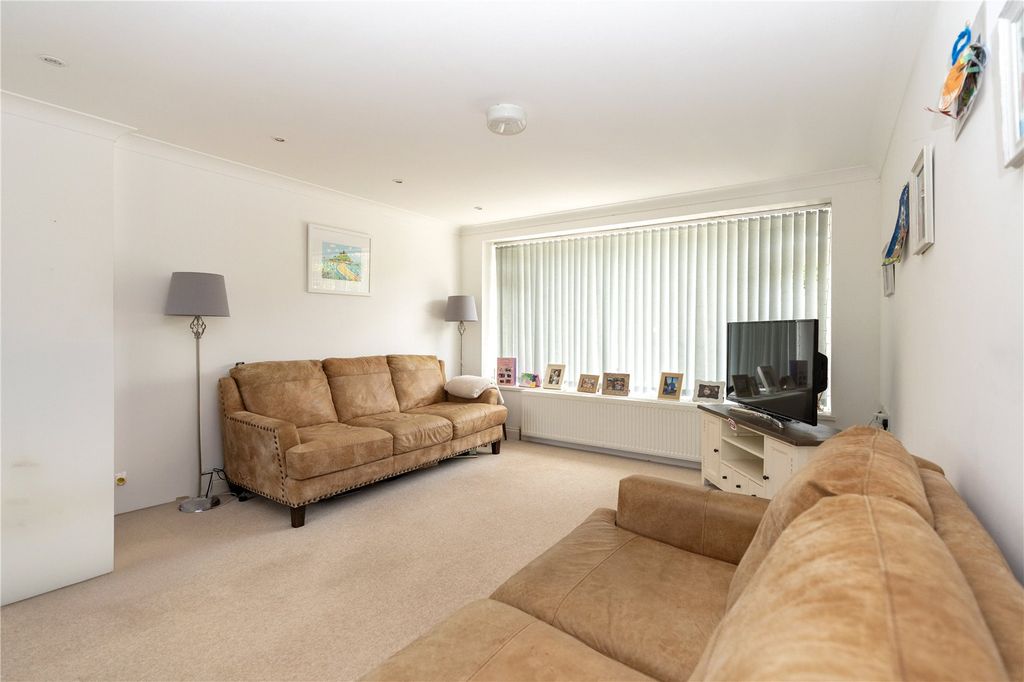 Property photo 2 of 22 Picture No. 20