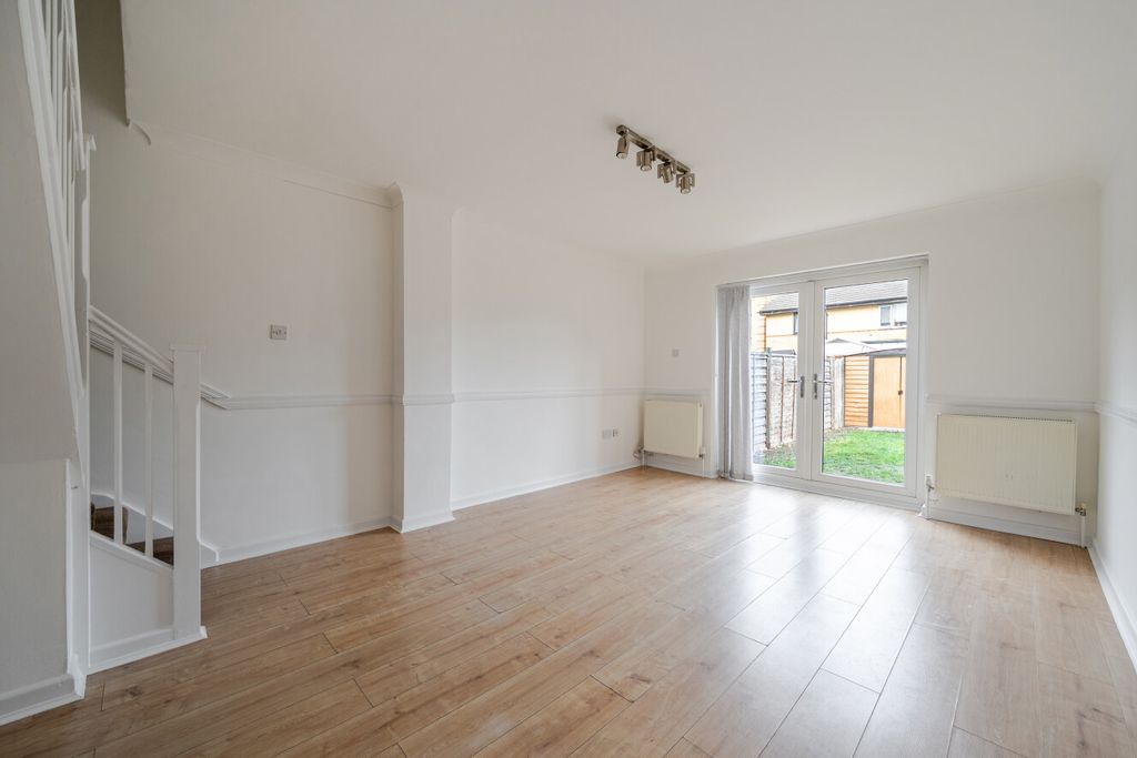 Property photo 2 of 10 1525425-8-1A0Edf6...