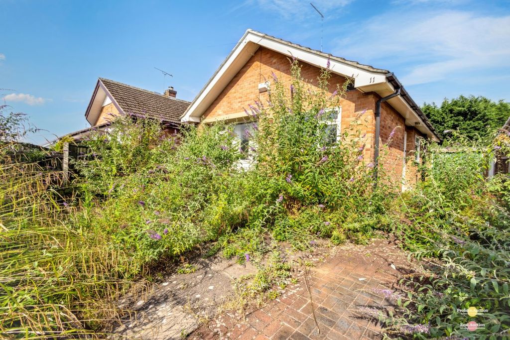 Property photo 2 of 17