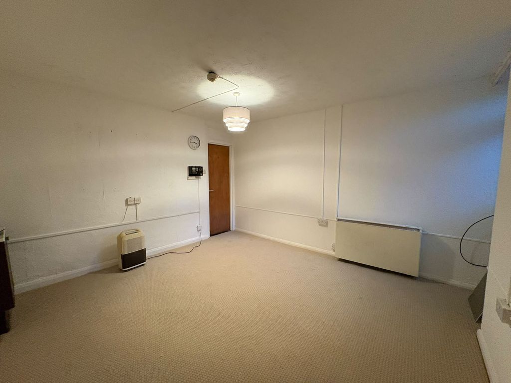 Property photo 3 of 5
