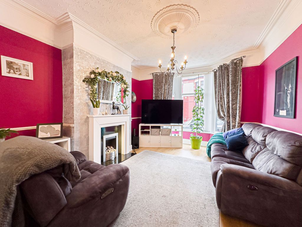 Property photo 3 of 17 Photo 6