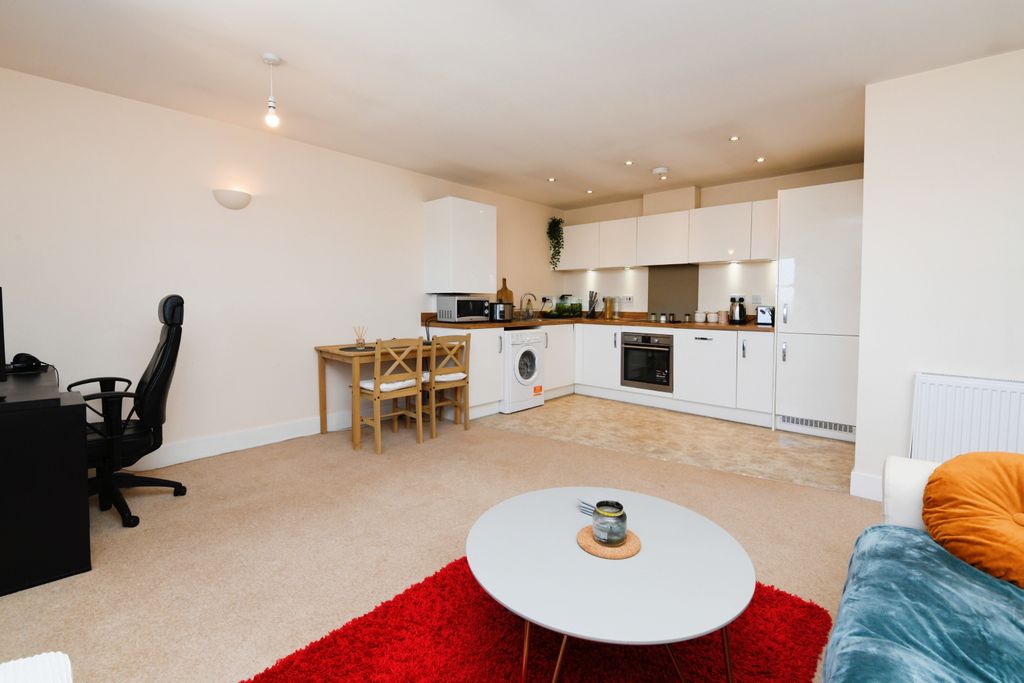 Property photo 2 of 12 Open Plan
