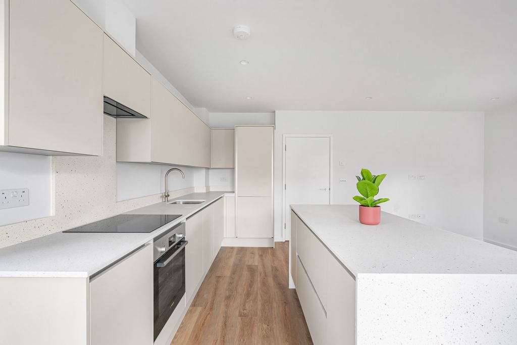 Property photo 2 of 24