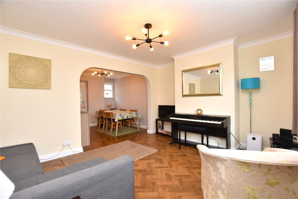 Property photo 2 of 24 Picture No. 33
