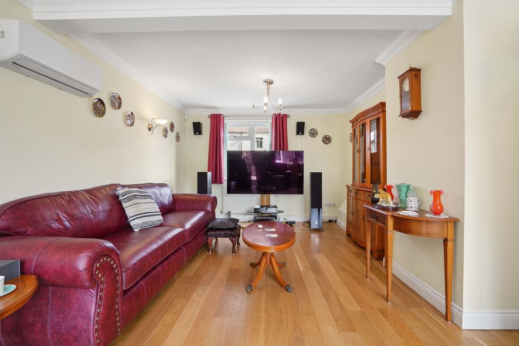 Property photo 3 of 22