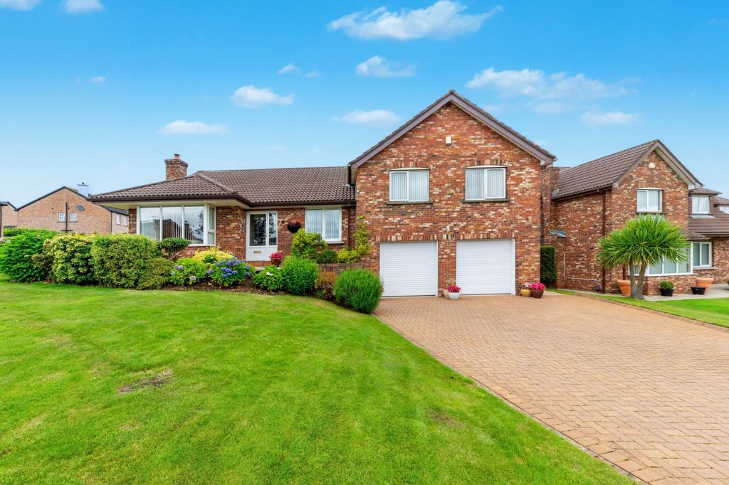 Property photo 1 of 50 012