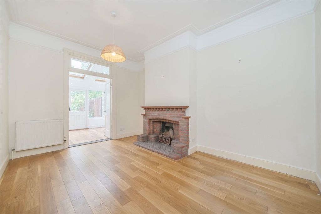 Property photo 3 of 9