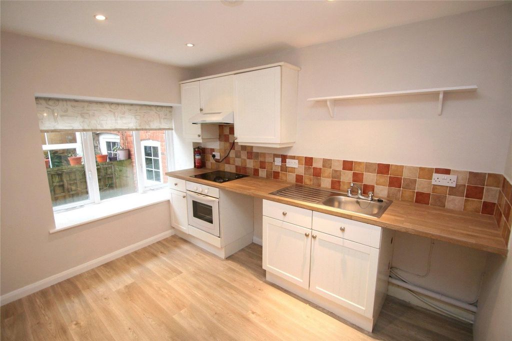 Property photo 2 of 9 Seddons Bampton