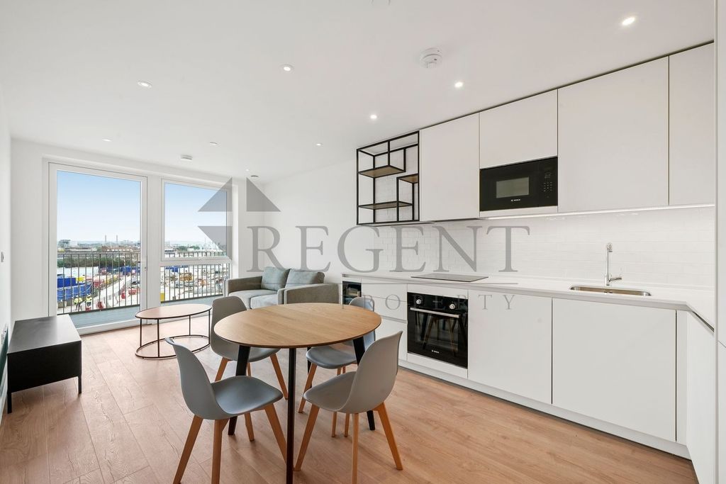 Property photo 1 of 12 Open Plan