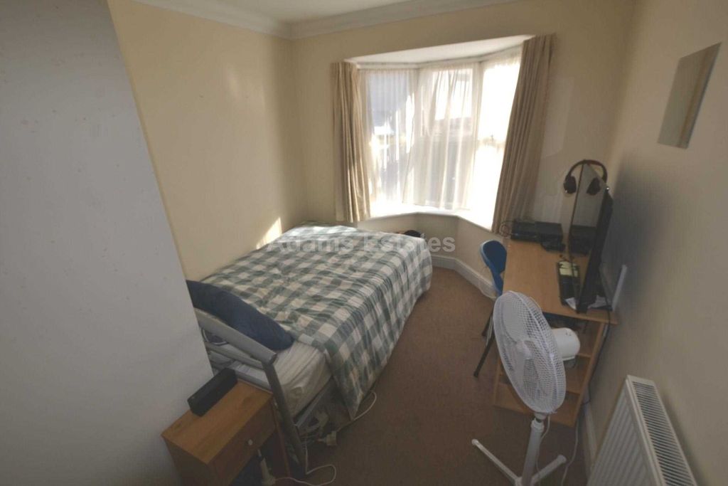 Property photo 3 of 11