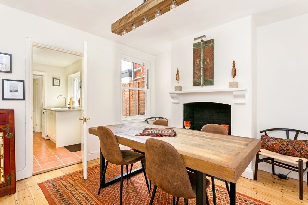 Property photo 2 of 17