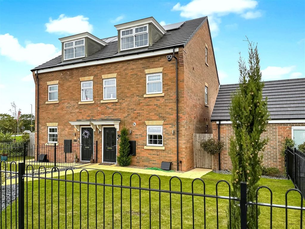 Property photo 1 of 24 Front Aspect 895