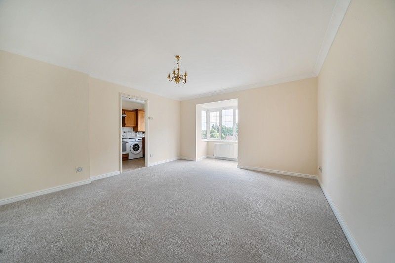 Property photo 2 of 11 Lounge-Dining Room