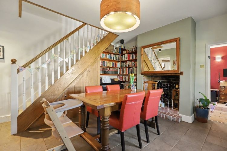 Property photo 3 of 9 327606