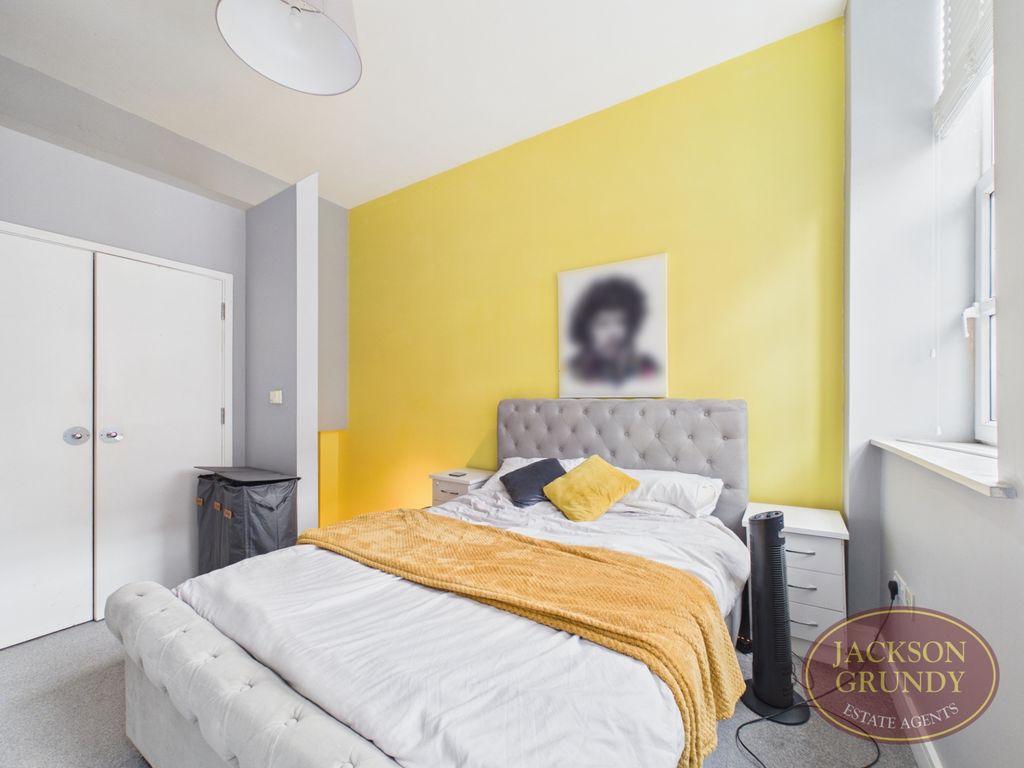 Property photo 2 of 16 Talbot Road