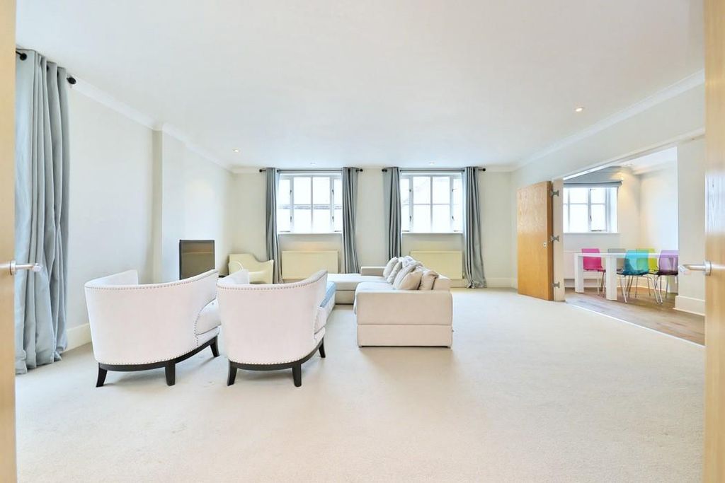 Property photo 1 of 14 Reception