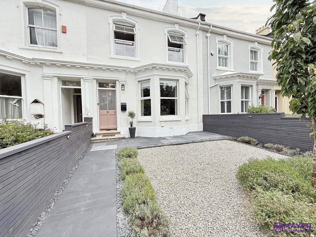 Property photo 1 of 22