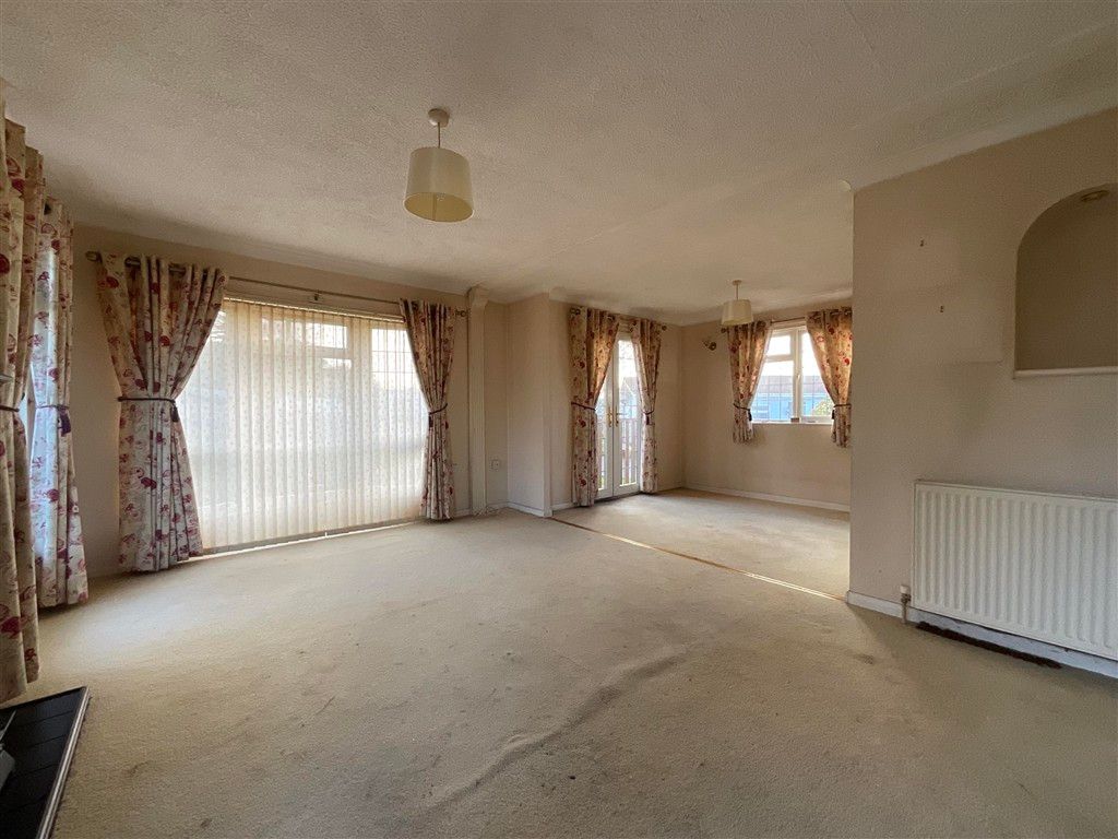 Property photo 2 of 7 Lounge/Diner