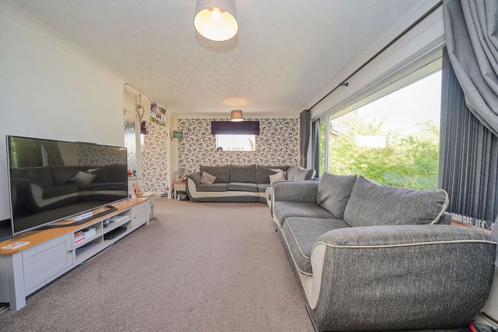 Property photo 3 of 24