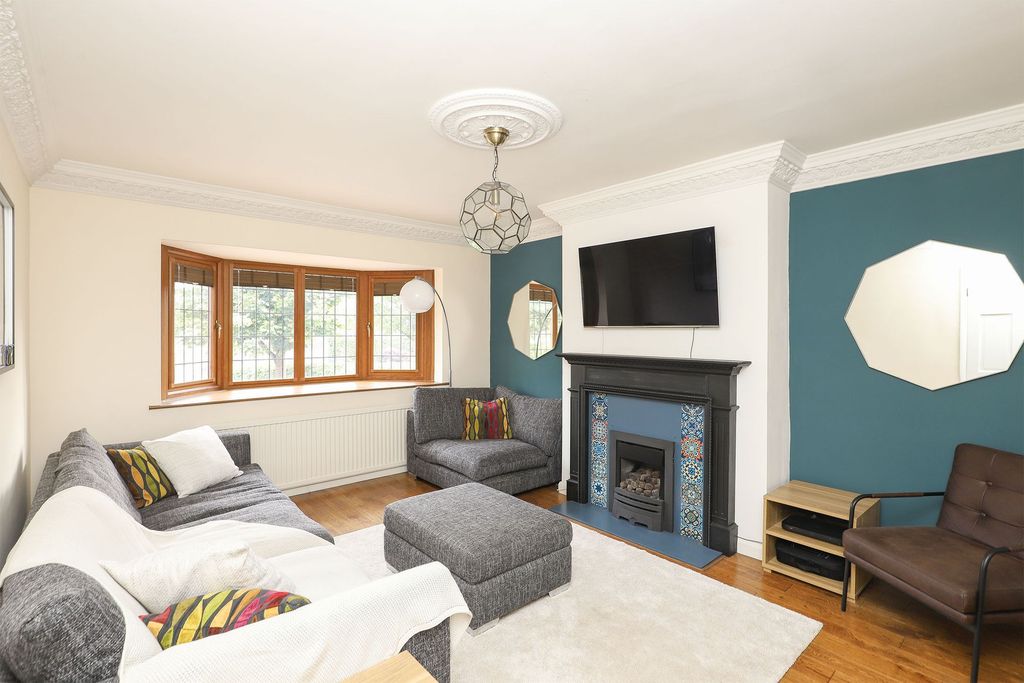 Property photo 2 of 30