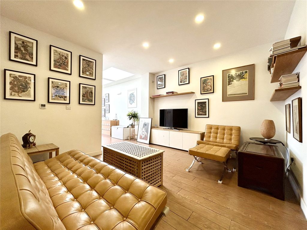 Property photo 3 of 19 Picture No. 23