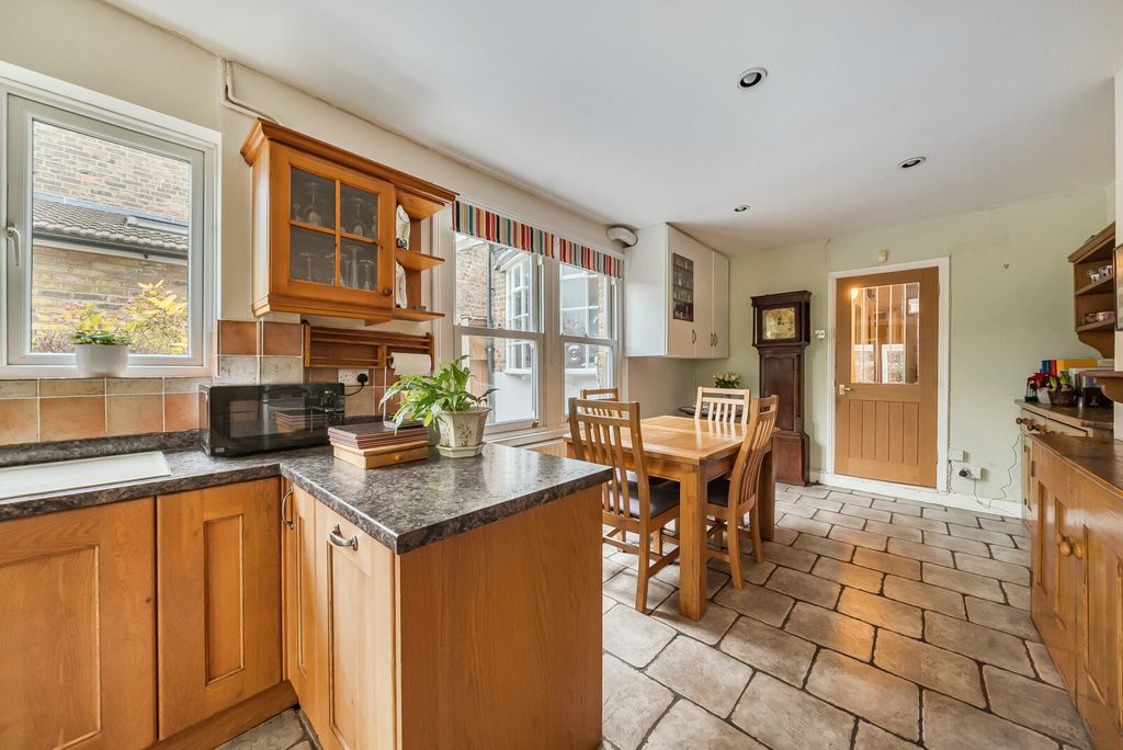 Property photo 3 of 23 1386842-8-6941668...