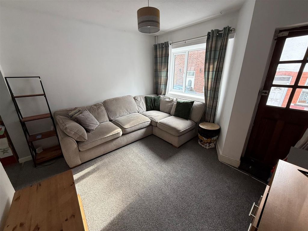 Property photo 2 of 10 Lounge