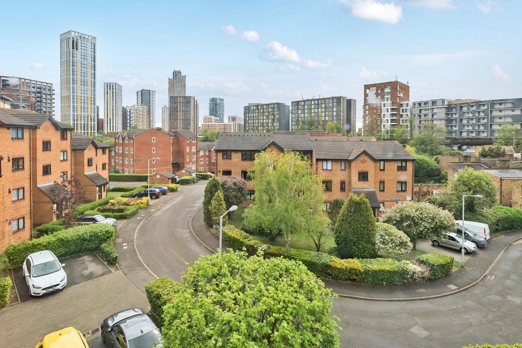 Property photo 3 of 4 4140587