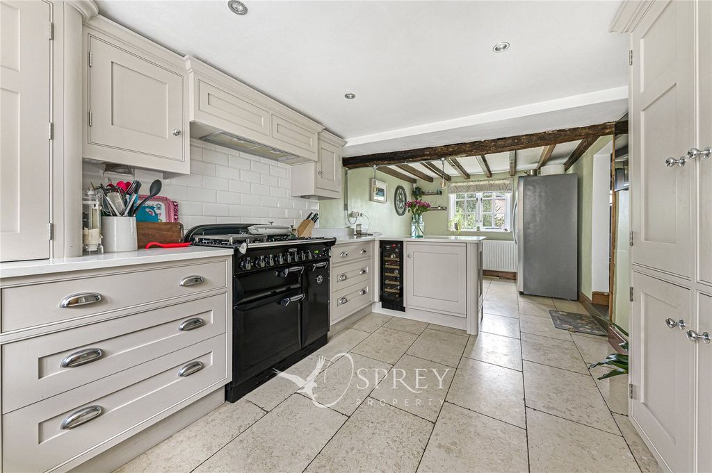 Property photo 3 of 20 Kitchen/Breakfast