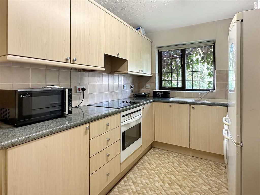 Property photo 3 of 15 Img (3).Jpg