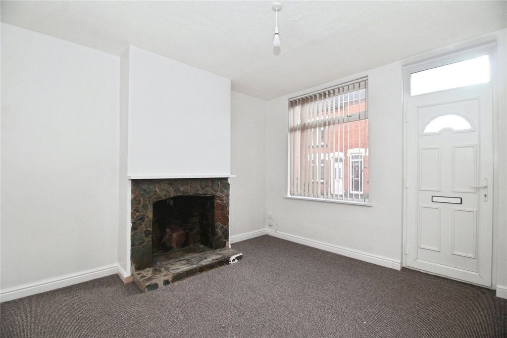 Property photo 3 of 9 Lounge