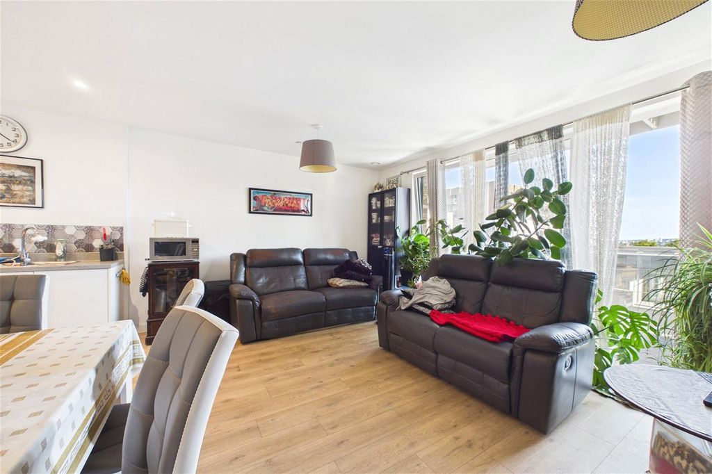 Property photo 1 of 19 Picture No. 01