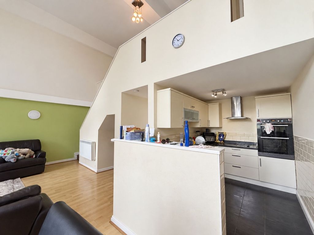 Property photo 3 of 15