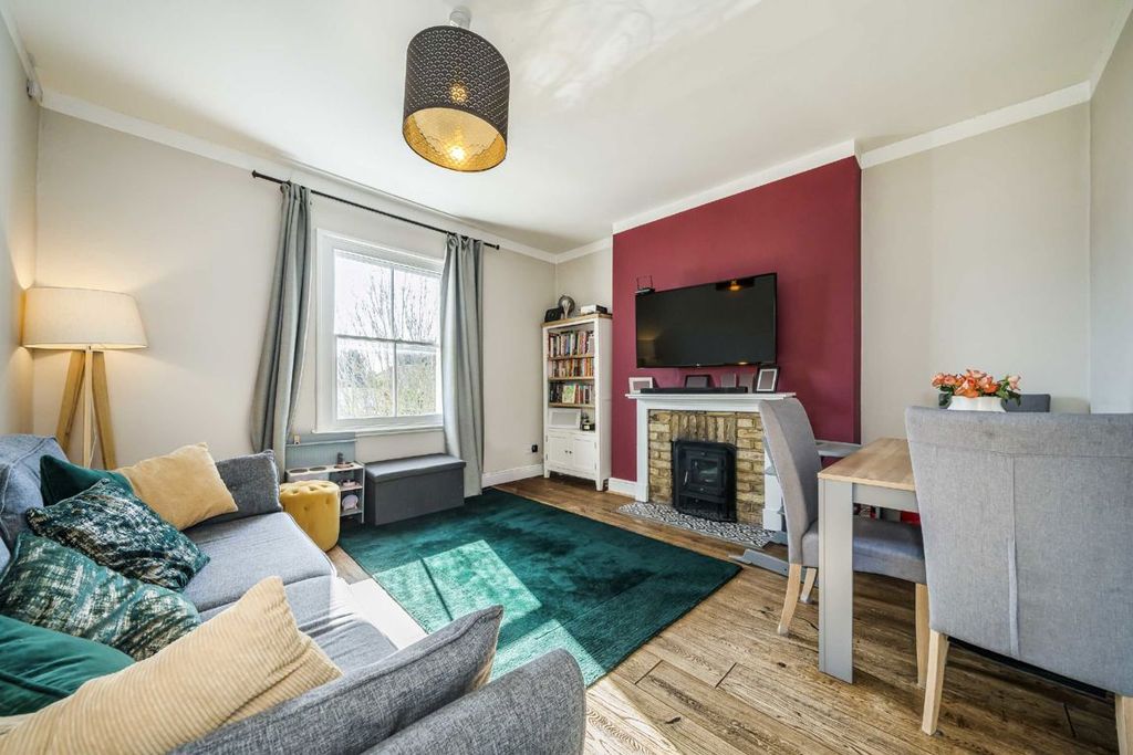 Property photo 3 of 6