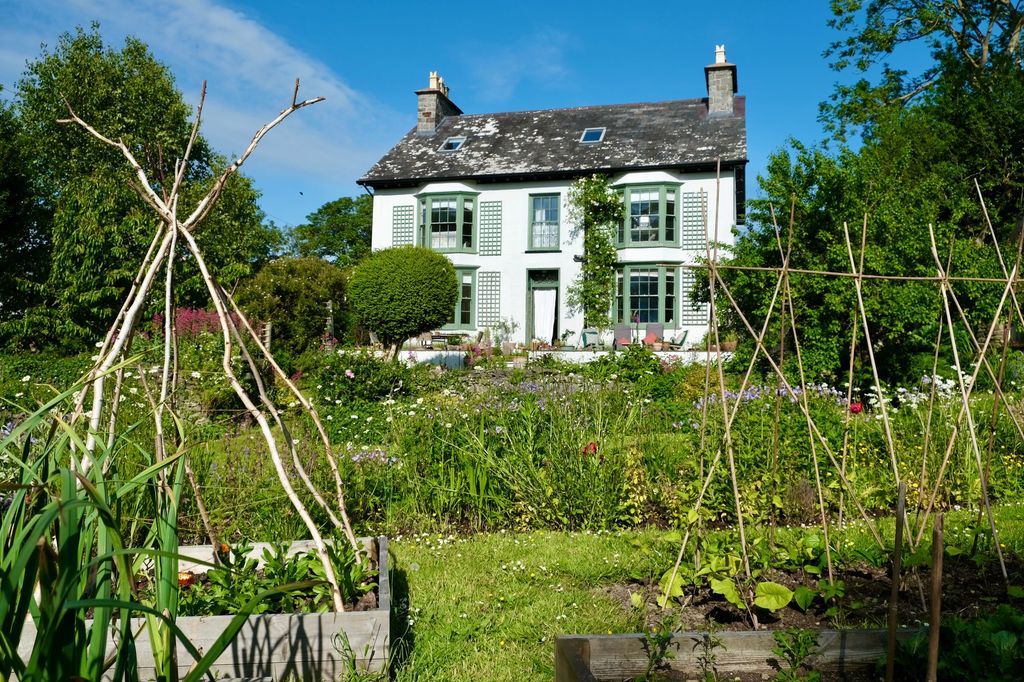 Property photo 3 of 39