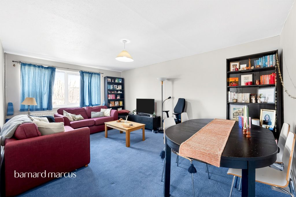 Property photo 3 of 9