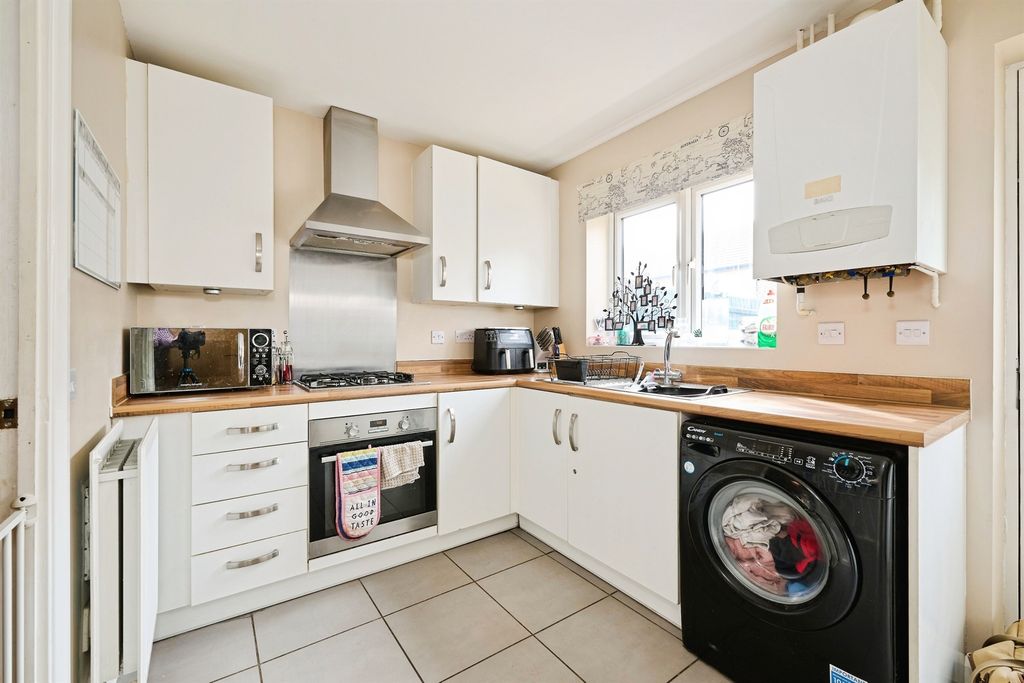 Property photo 2 of 12