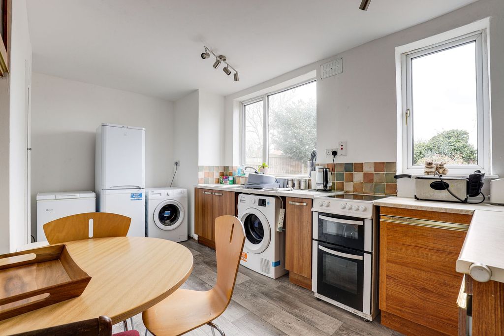 Property photo 3 of 21