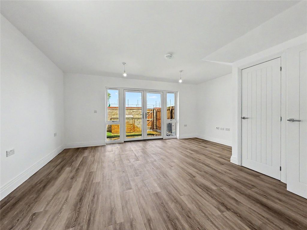 Property photo 3 of 10 Picture No. 08