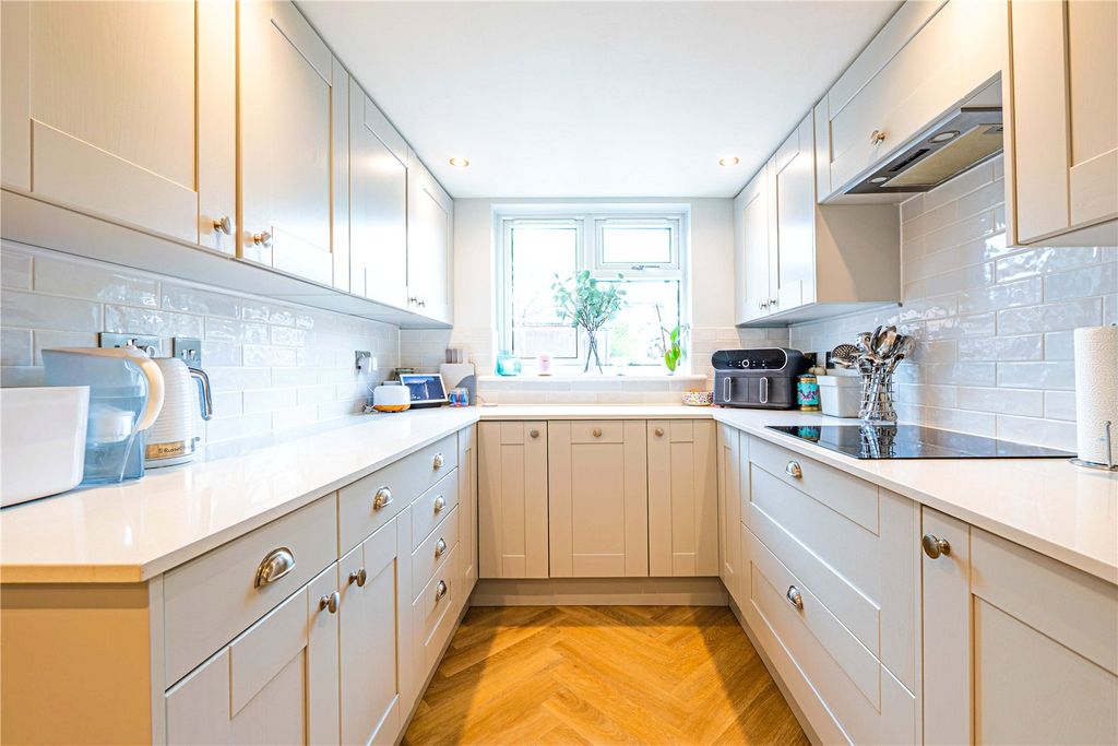 Property photo 2 of 17 Picture No. 08