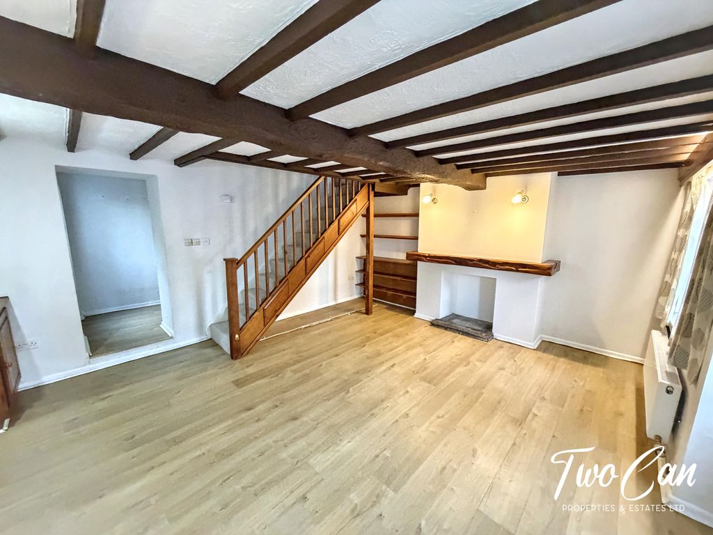 Property photo 2 of 25