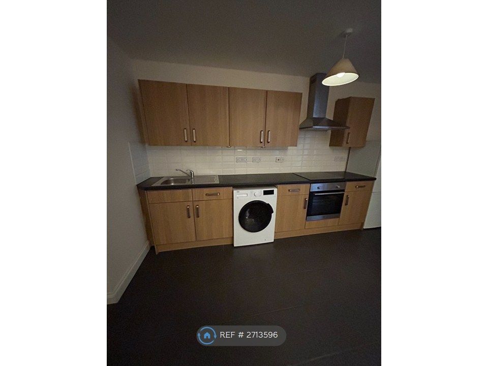 Property photo 2 of 11 Kitchen