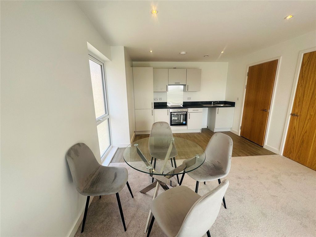 Property photo 3 of 8 Picture No. 11