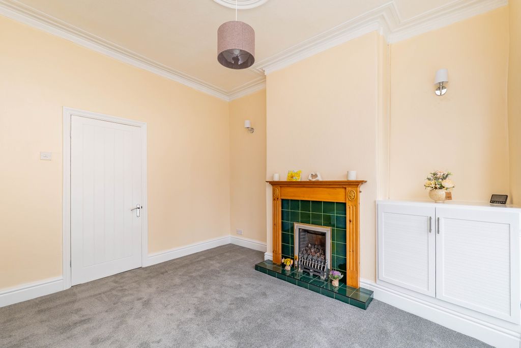 Property photo 3 of 10 Living Room