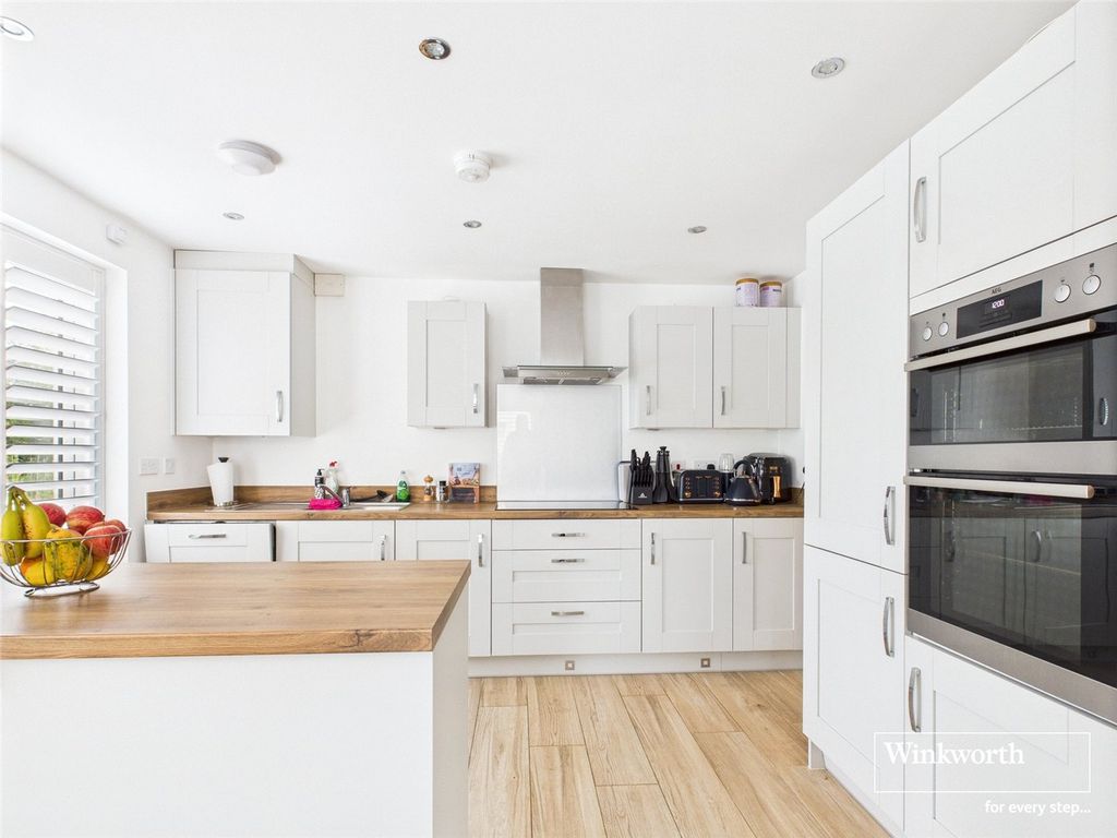 Property photo 2 of 18 Picture No. 04