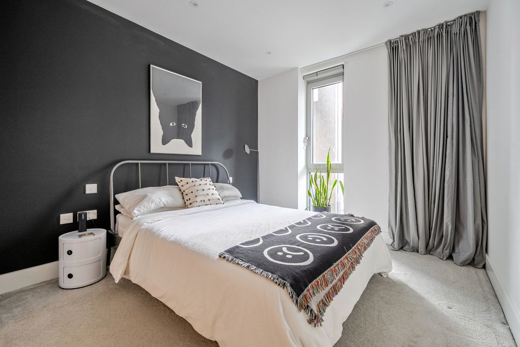 Property photo 3 of 21 1408573-12-6989B2...