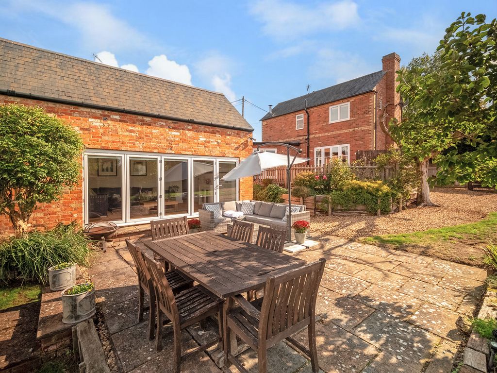 Property photo 2 of 35