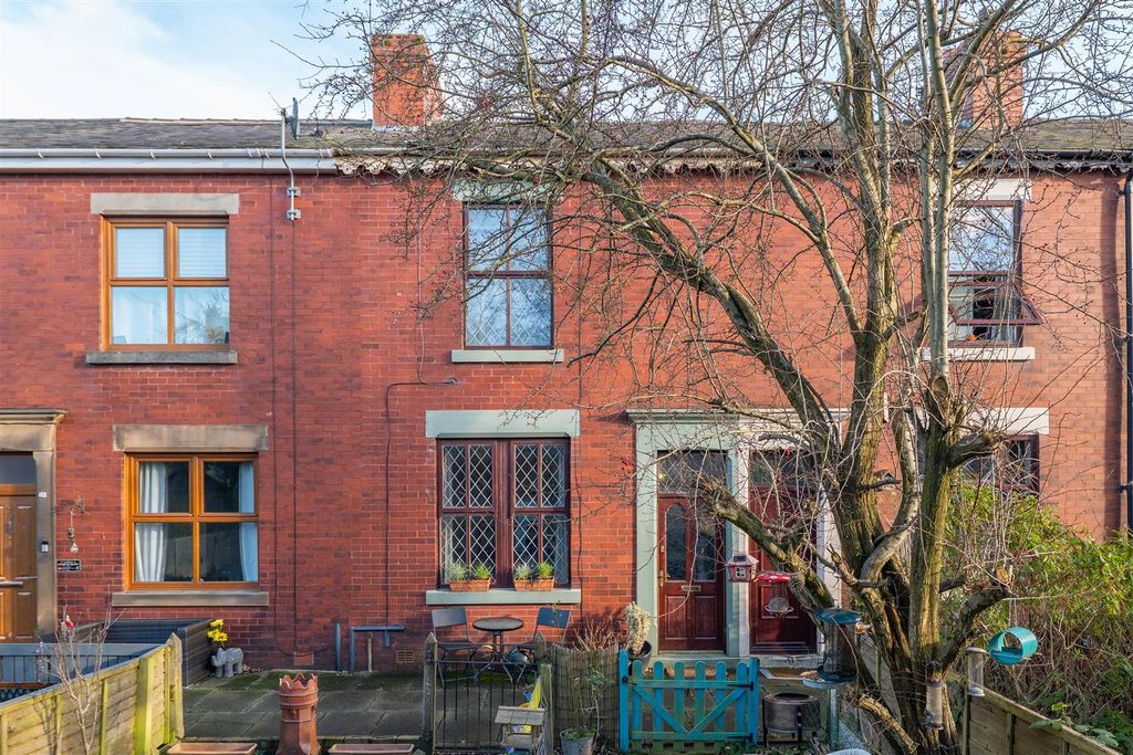 Property photo 1 of 13 Front External