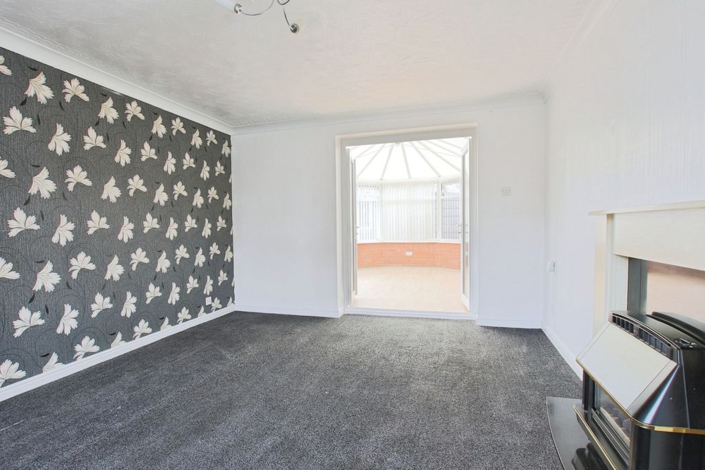 Property photo 3 of 16 4353377
