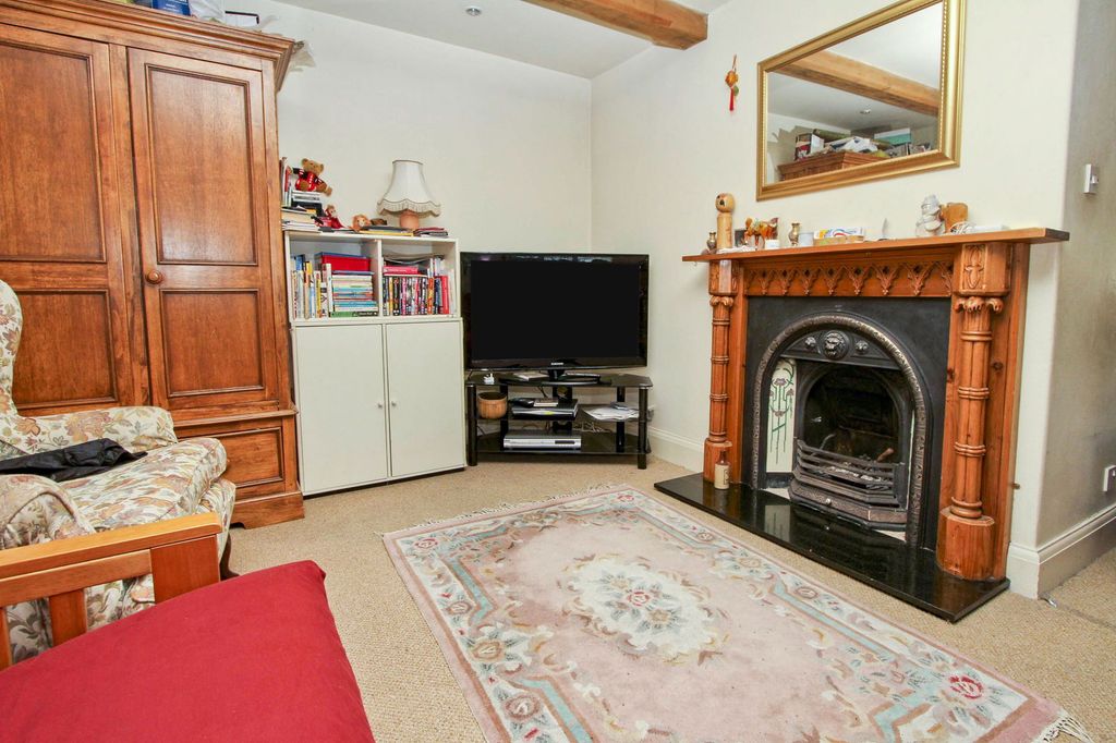 Property photo 3 of 7